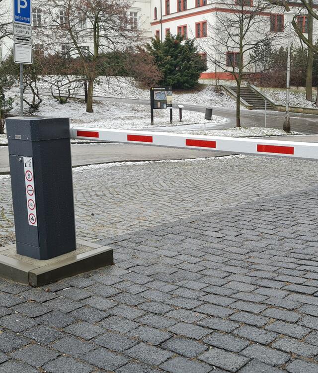 Automatic parking and industrial rising barriers - entrance and exit