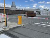 Bezpečnostní vjezdové závory s záclonkami ve vjezdu do areálu Hirsch Czech Republic - #2