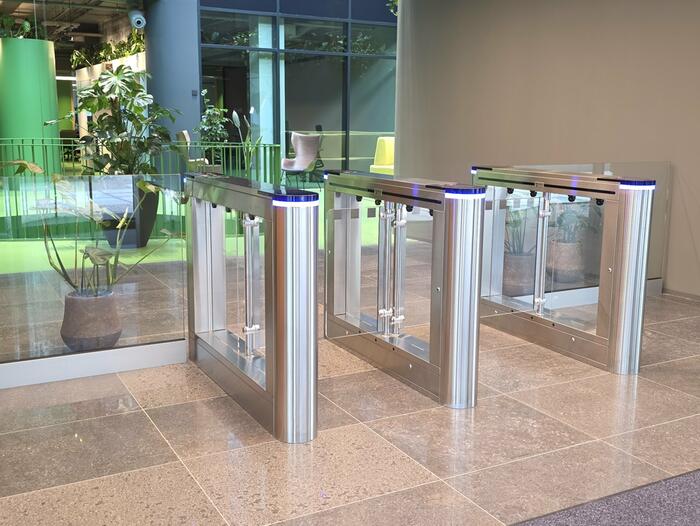 Vstupní turnikety v budově A kancelářích Vlněna Office Park v Brně - #2