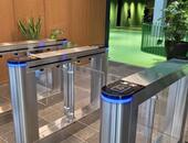 Vstupní turnikety v budově A kancelářích Vlněna Office Park v Brně