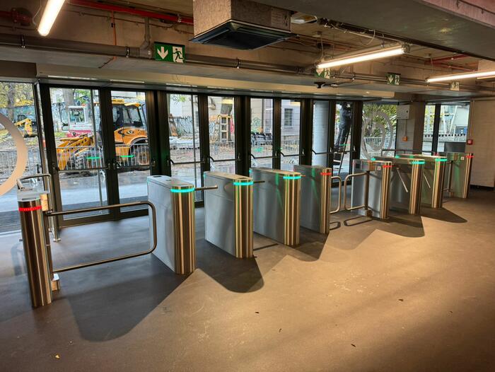 Vstupní turnikety do nové multifunkční hokejové arény v Jihlavě - #1