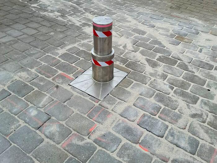 Teleskopický výsuvný sloup na Starém náměstí v Sokolově - #2