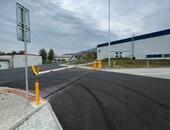 Extrémně dlouhá závora na vjezdu kamionů na parkoviště u logistického centra ZF Ostrov - #5