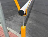 Extrémně dlouhá závora na vjezdu kamionů na parkoviště u logistického centra ZF Ostrov - #6