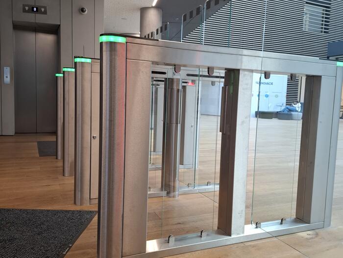 Speedgate turnikety pro přístupový systém ve slovenské centrále ČSOB - #7