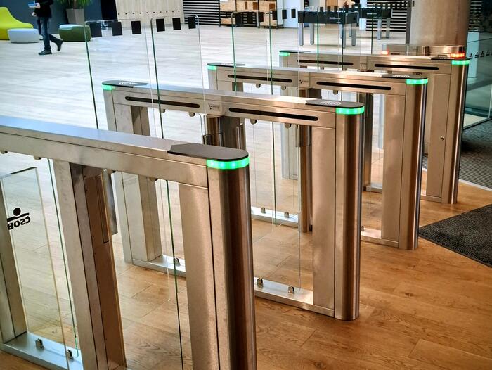 Speedgate turnikety pro přístupový systém ve slovenské centrále ČSOB - #8