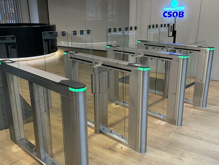 Speedgate turnikety pro přístupový systém ve slovenské centrále ČSOB
