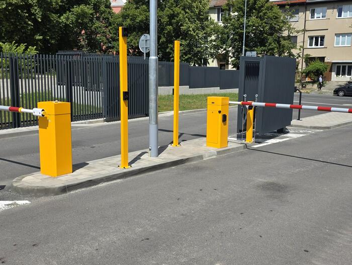 Entrance barriers to the campus of the University of Defence in Černé polí, Brno - #1
