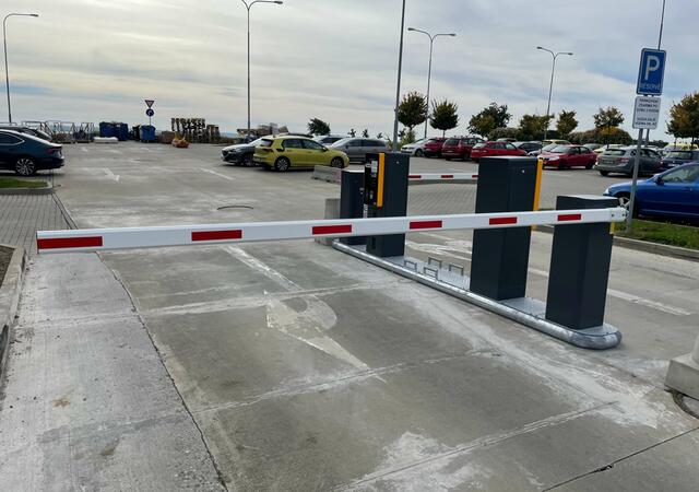 Hledáte závoru na parkoviště nebo do vjezdu? Kontaktujte nás a s radostí vyhovíme jakýmkoliv vašim požadavkům | Realizace parkovacích a vjezdových závor