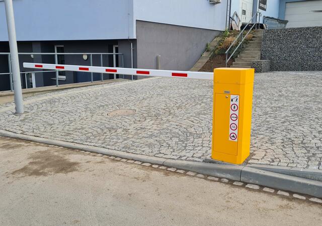Nejprve s vámi vybereme vhodnou automatickou závoru ideální pro vaše konkrétní potřeby | Realizace parkovacích a vjezdových závor