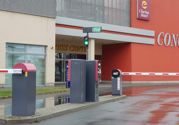 V sortimentu Detomatic máte na výběr z tradičních černých semaforů s červeno-zelenou signalizací, vystražného majáku i miniaturních LED semaforů | Typy LED semaforů a jejich charakteristika