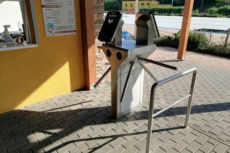 Turnikety s kontrolou vstupenek | Detomatic - Závory a Turnikety